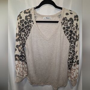 MACAROON L Bell Sleeve V Neck Top